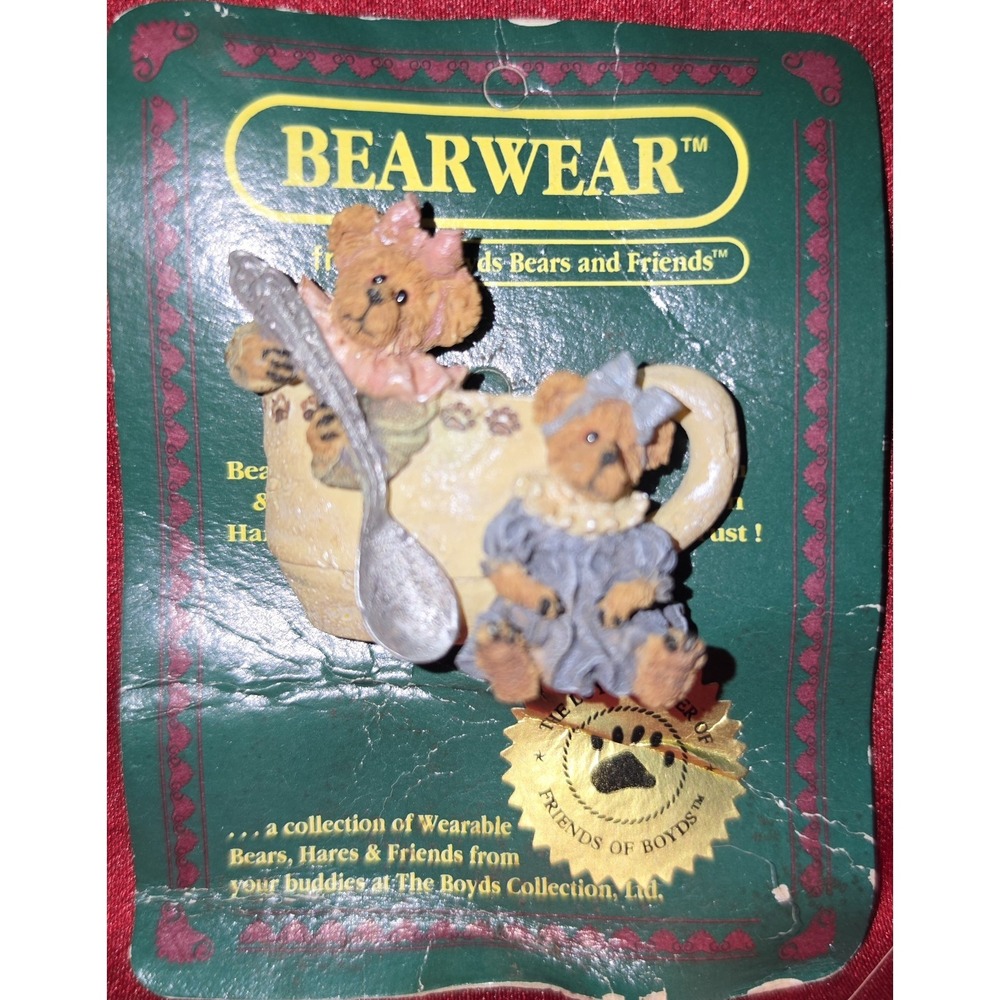 NOS VTG Boyds Bears Bearwear Prissie & Missie Fixin Tea Cup Resin Pin Brooch